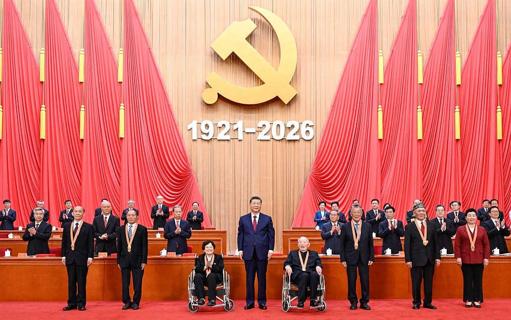 提名