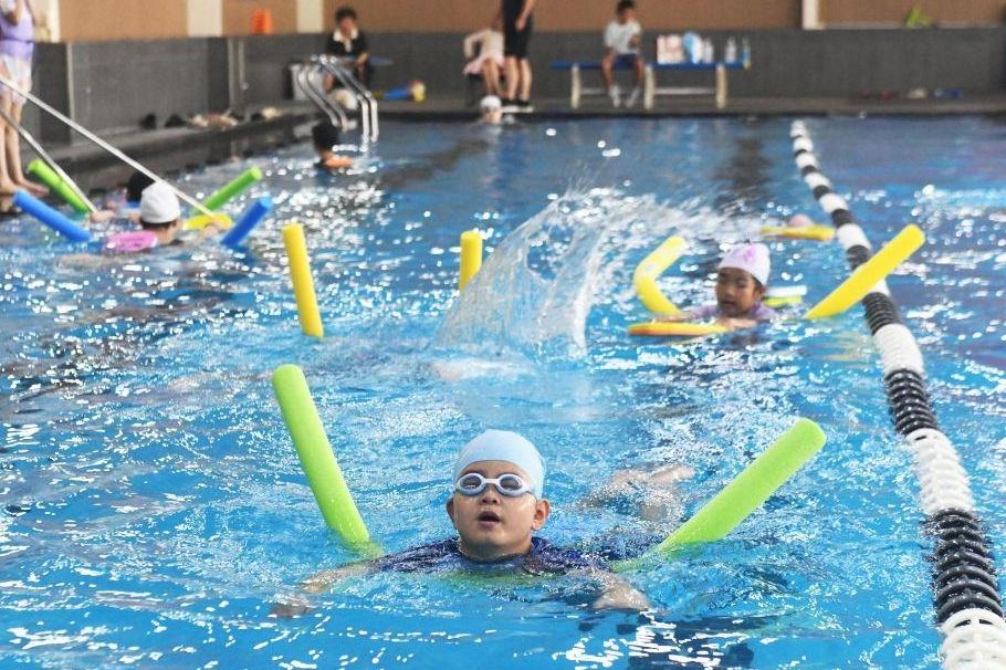 他一搂我就知道跑不了了