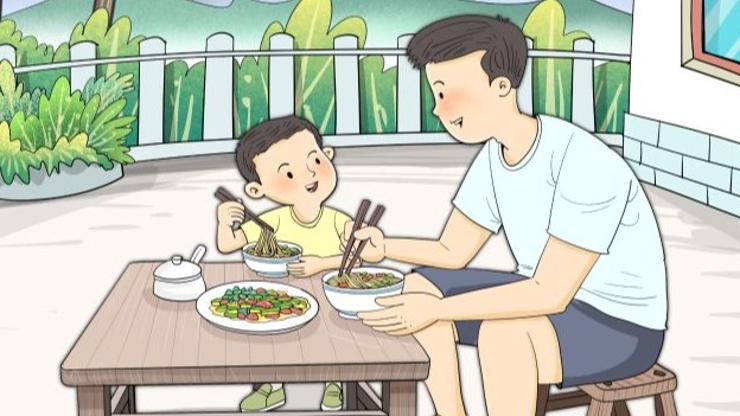小伙捡到疑似手雷赶紧上交